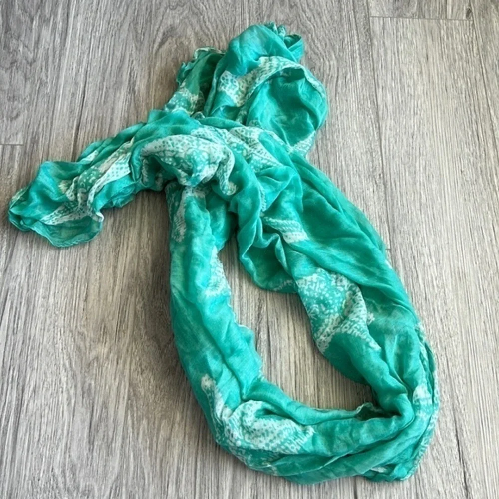The Royal Standard | Beachy Shear Starfish Scarf